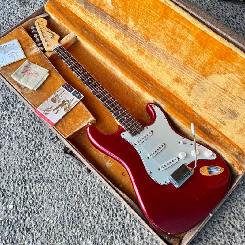 1960 Fender Stratocaster - Candy Apple Red