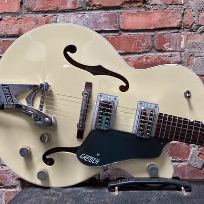 Gretsch G6118T-LIV Players Edition Anniversary with String-Thru Bigsby 2016 - 2020 - 2-Tone Lotus Ivory / Charcoal Metallic image 3