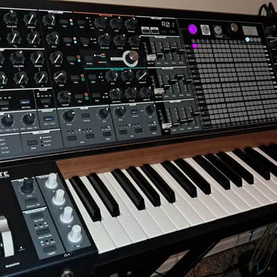 Arturia MatrixBrute 49-Key Synthesizer