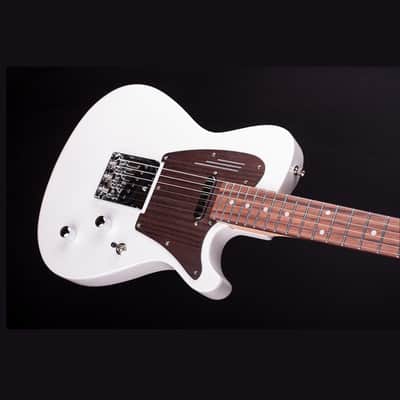 Magneto UT-2300 Electric Guitar Metallic Pearl White image 2