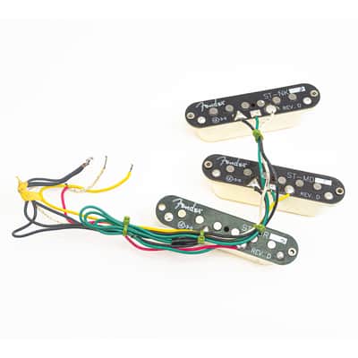 Fender Vintage Noiseless™ Stratocaster Single-Coil Pickup Set image 3