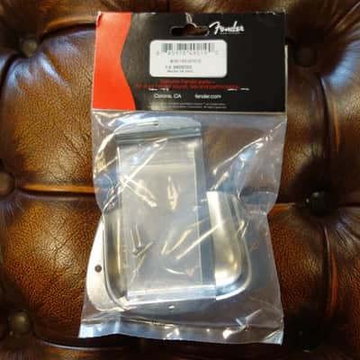 Fender Am. Vintage Precision Bass Ashtray Cover Set, Steel/Chrome image 2