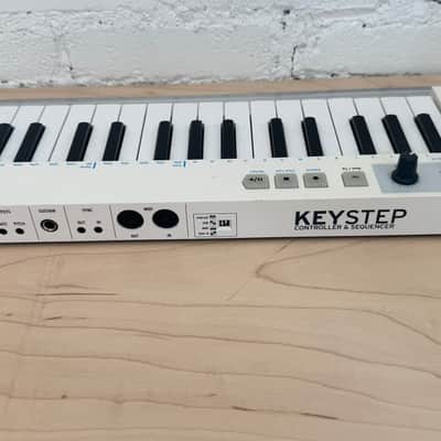 Arturia KeyStep 32-Key MIDI Controller 2017 - 2025 - White image 3