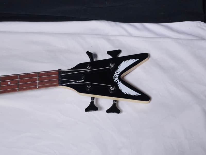 Dean ZM Z Metalman electric 4-string bass guitar Classic Black B