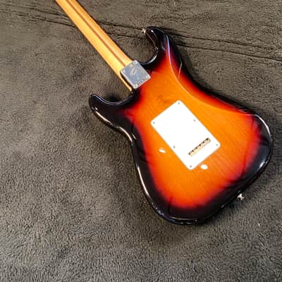 Fender Player Stratocaster HSS with Pau Ferro Fretboard 3-Color Sunburst #MX22046077 (8 lbs. 0.7 oz image 6