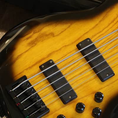 Warmoth 5 String Bass with Bartolini's Sunburst + GB image 4