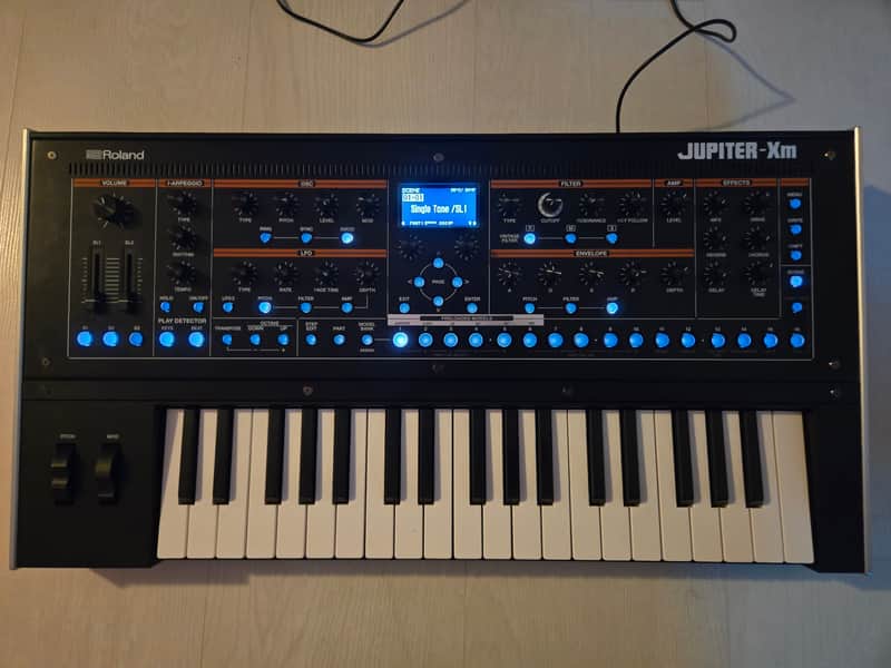 Roland Jupiter-Xm 37-Key Synthesizer