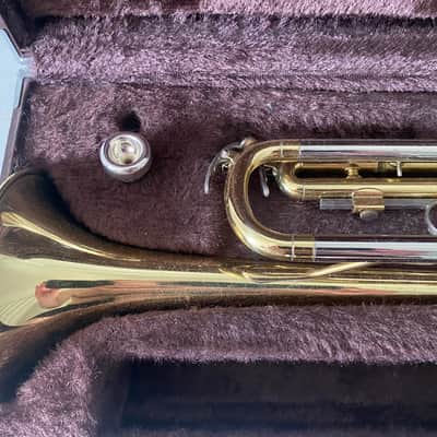 Yamaha YTR-2320E Trumpet - Brass image 3