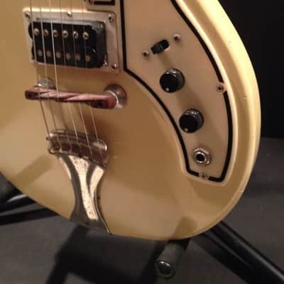 Vintage 1961 Supro image 4