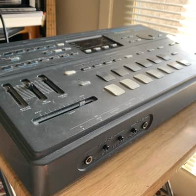 Roland  JS30 -Sampling Workstation image 3
