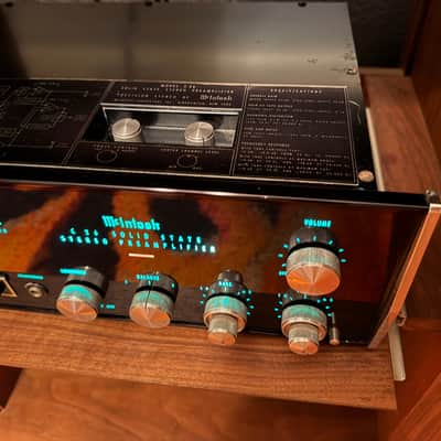 McIntosh C26 with new factory glass image 4