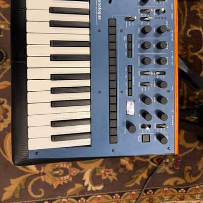 Korg Monologue 2017 - Blue image 2
