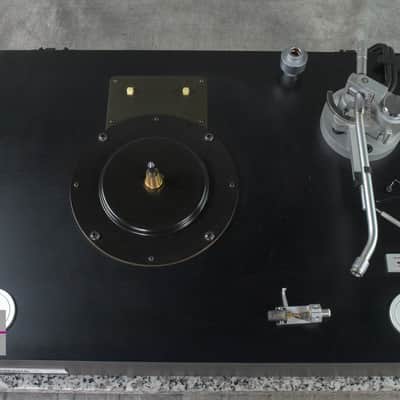 YAMAHA GT-750 Direct Drive Record Player Turntable in Very Good Condition image 6