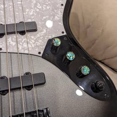 Kiesel Custom JB-4 Jazz Bass - Silverburst w/ Hipshot D-Tuner and Active Pre-Amp image 3