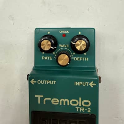 Boss Roland TR-2 Tremolo Guitar Effect Pedal image 2