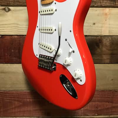 Squier Hank Marvin Stratocaster Fiesta Red 1990 With Tweed case image 6