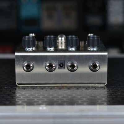 Silvertone Twin Trem 2024 - Present - Chrome / Black image 4