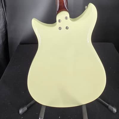Gretsch Electromatic® CVT Double-Cut with Wraparound, Laurel Fingerboard, Vintage White image 3