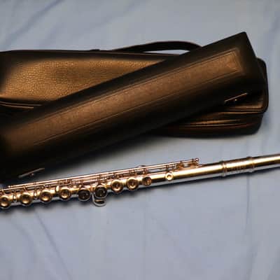 Wm. S. Haynes Plateau Model Flute #21214. New price-2,000.00 image 12