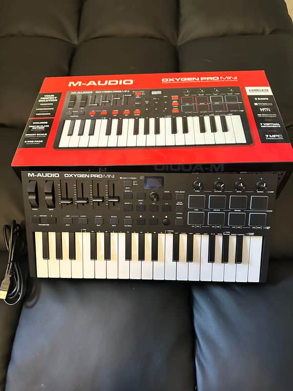 M-Audio Oxygen Pro 25 MIDI Keyboard Controller 2020 - Present - Black image 1