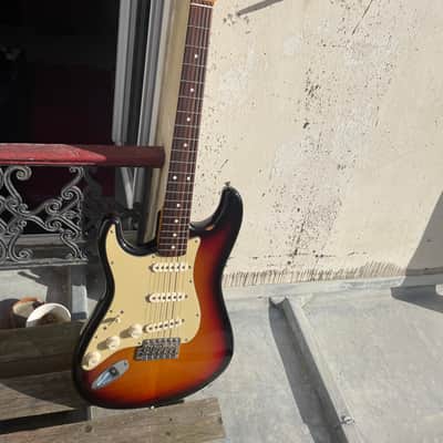 Fender American Vintage '62 Stratocaster 2000 - 2012 - 3-Color Sunburst image 1