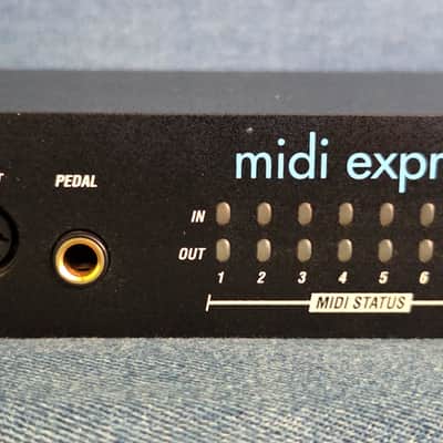 MOTU MIDI Express XT USB MIDI Interface 2017 - Present - Black image 3