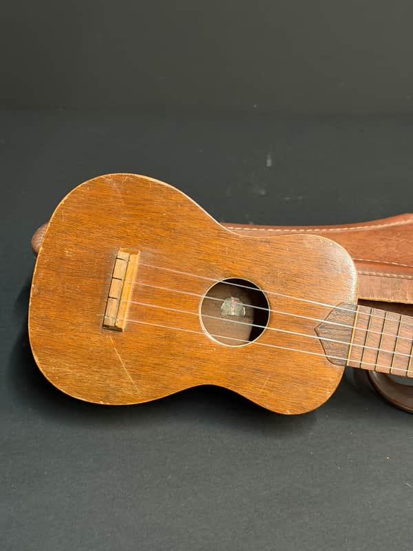 Regal Ukulele 1940s - Natural image 1