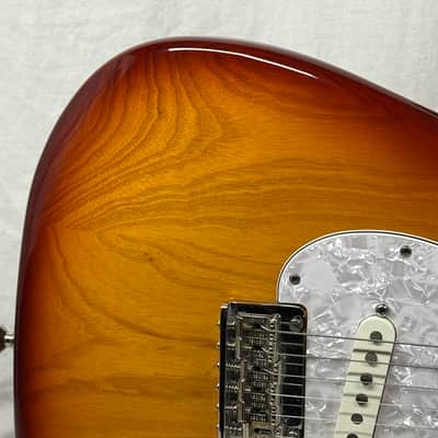 Fender American Standard Stratocaster Guitar with Case 2010 - Sienna Sunburst / Maple neck image 5