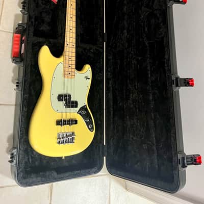 Fender Player Mustang Bass PJ with Gator Molded TSA Case image 5