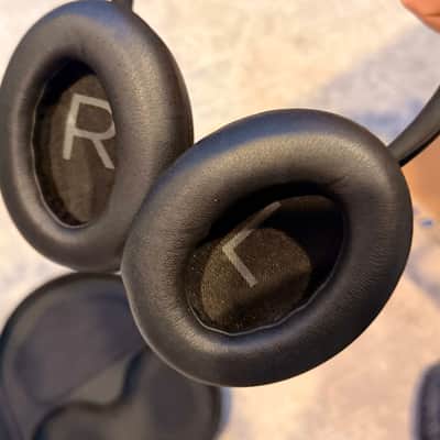 Bose 700 Noise Cancelling Bluetooth Headphones Black with Case Tested image 2