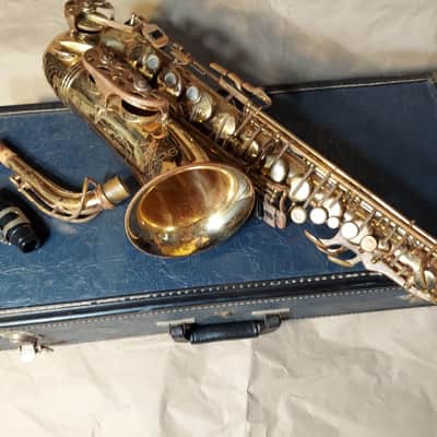 Vito Alto Saxophone with case and accessories, Good condition with significant wear image 1