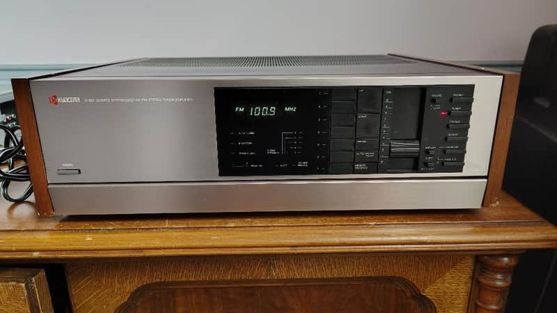 Kyocera R861 receiver in excellent condition - 1980's image 1