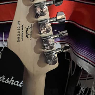 Squier Deluxe Stratocaster 2007 - 2018 - Pearl White Metallic image 2