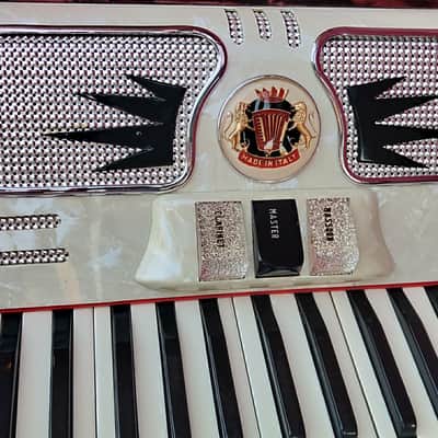 Rare Vintage G. Cavalli 80s-90s - 41 Treble Key 120 Bass Key - Cherry Red - Mint Condition image 8