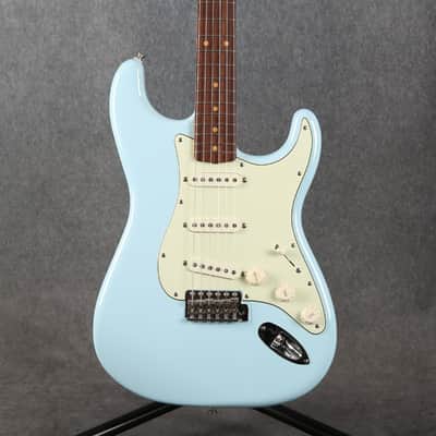 Fender Vintera III Early 60s Stratocaster - Sonic Blue - 2nd Hand image 3