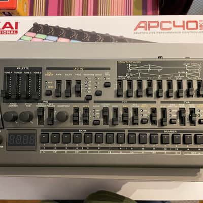 Roland JD-08 + Editors + Soundbanks, optional : KM-25 + Decksaver : 2