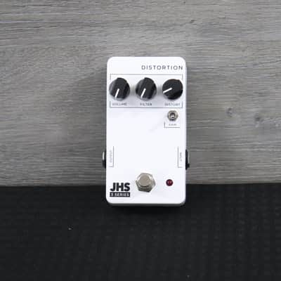 JHS 3 Series Distortion White image 1