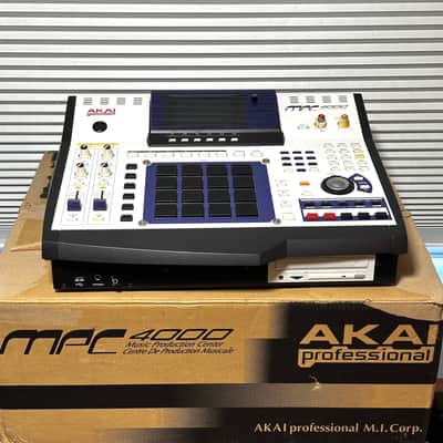 Akai MPC4000 Music Production Center | Reverb