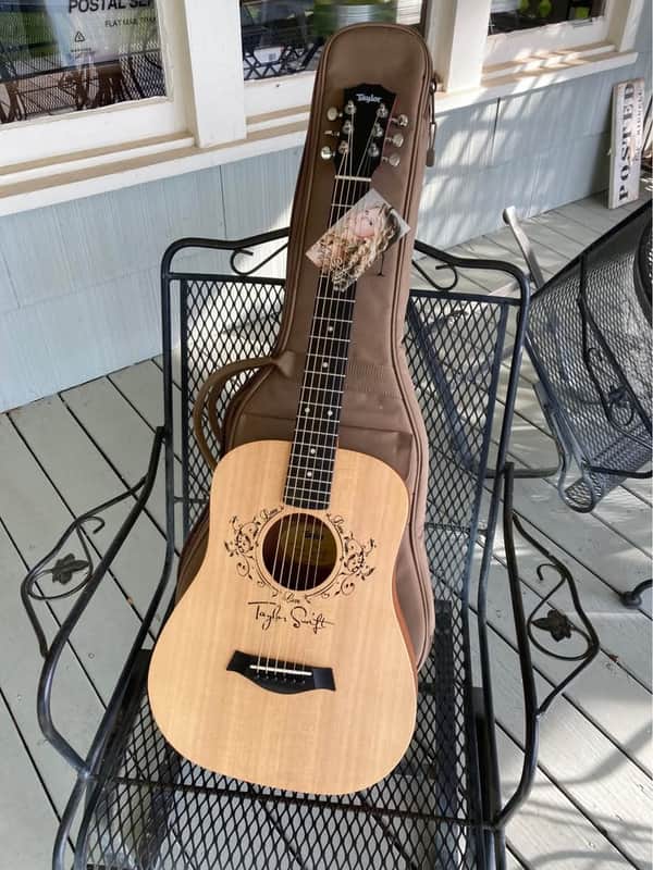NOS Taylor TSBT Taylor Swift Baby Taylor 2011 - Natural image 1