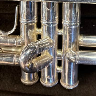 Bach Stradivarius Trumpet Model 37, Silver Finish image 7
