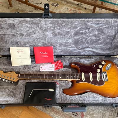 Fender Limited Edition Channel Bound American Professional Ash Stratocaster 2018 - Honeyburst image 11