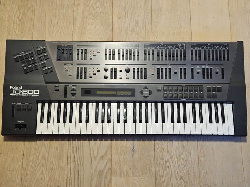 Roland JD-800 61-Key Programmable Synthesizer 1991 - 1995 - Carbon image 1