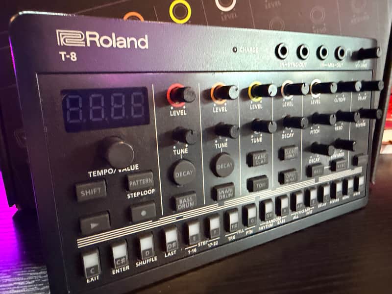 Roland T-8 AIRA Compact Beat Machine image 1