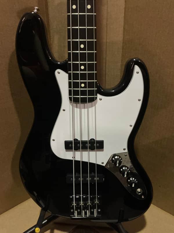 Fender Made in Mexico Jazz Bass | Reverb
