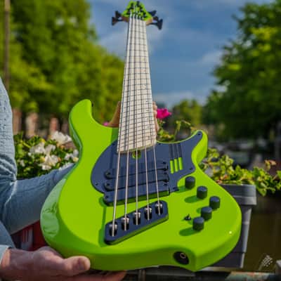 Dingwall NG3 5-String Nolly Signature Bass - Ferrari Green image 5