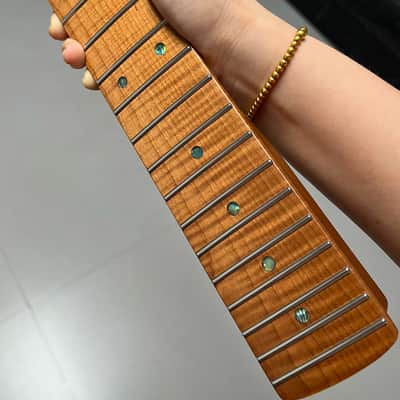 AAAAA Start Floyd nut Roasted flame Maple Electric Guitar Neck Radius 12inch Round stainless steel 22 frets Colored shells Inlay Radius: 12 inches image 11