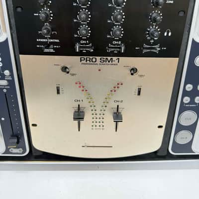 Stanton C.314 Tabletop CD Player MP3 x 2 + Numark Pro SM-1 Mixer w/ Case 2006 - Silver image 4