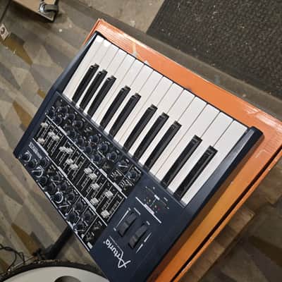 Arturia MiniBrute 25-Key Synthesizer 2012 - 2018 - Black image 3