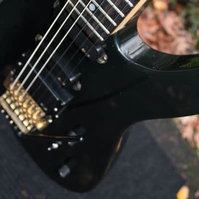 Manna Boutique ST Super Strat 90's Black image 2