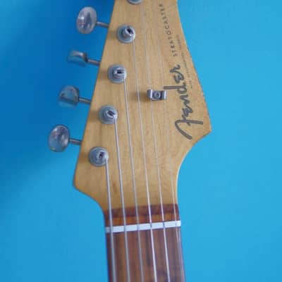 Fender CME Exclusive Road Worn 1960s Stratocaster 2020 - Vintage white image 3